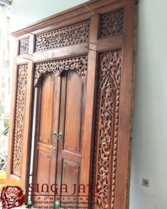 Pintu-Gebyok-Antik-Ukir-Jati