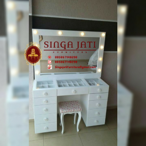 Meja-Rias-Lampu-Minimalis