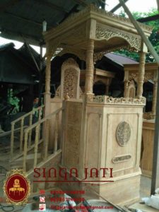 Mimbar-Masjid-Tingkat-Pintu-Samping