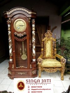 Jam-Hias-Ukir-dan-Kursi-Sofa-Ukir