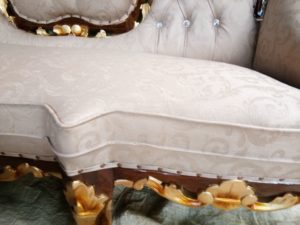 Model-Kursi-Tamu-Sofa-Ukir-Terbaru