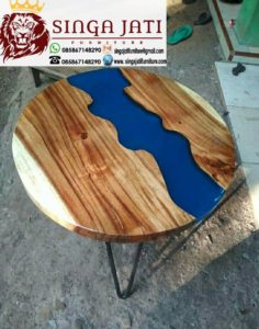 Meja-Resin-Bulat-Kayu-Trembesi-04