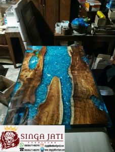 Meja-Resin-Kayu-Trembesi