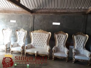 Kursi-Syahrini-Pelaminan-0