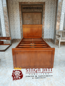 Tempat-Tidur-Ukuran-160-Laci