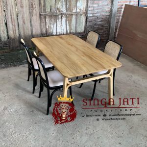 Meja-Makan-Scandinavian-Sungkai