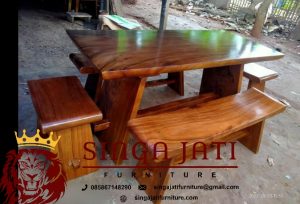 Meja-Makan-Teras-Indoor