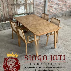 Meja-Makan-Teras-Indor