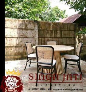 Meja-Makan-Teras-Minimalis