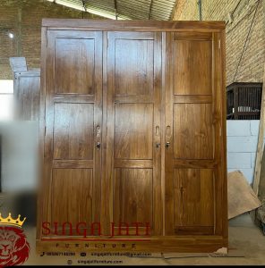 Lemari-3-pintu-kayu