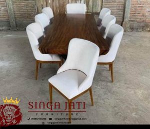 Meja-Makan-Kayu-Solid