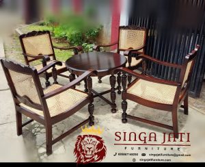 Meja-Makan-Resto-Klasik