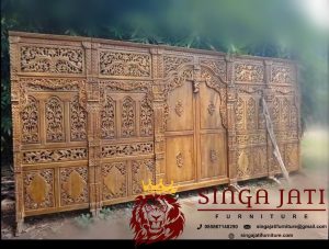 Gebyok-Pelaminan-Dekorasi-Kayu-Ukir-Warna-Natural-Coklat