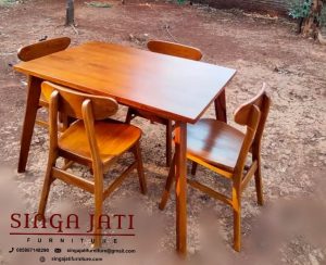 Meja-Makan-4-Kursi-Harga-2-Jutaan